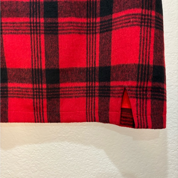 NWT- FASHION on Earth Plaid Mini Skirt w/ Small Slit. Red/ White - Picture 2 of 4